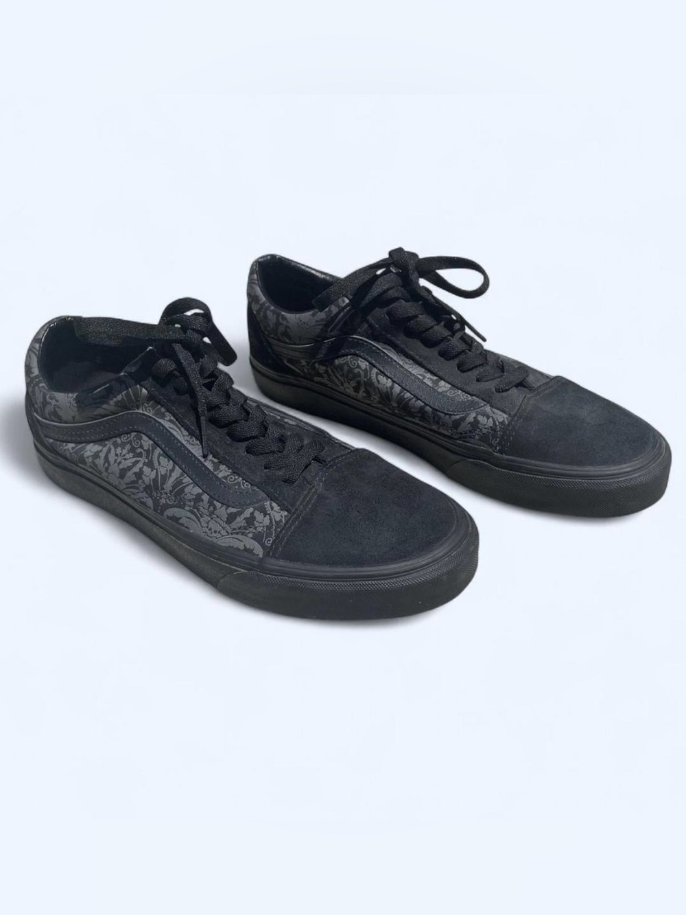 Vans Men’s Old Skool Black & Grey Skull Tapestry Suede Sneakers